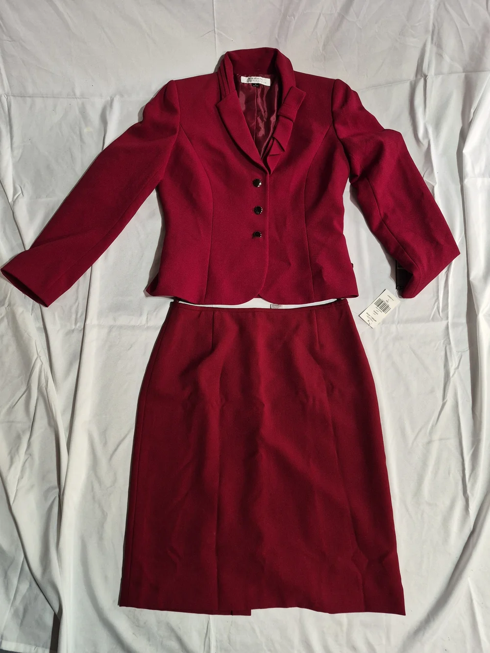 Classic Merlot Red Pencil Skirt – Sleek Office Staple - Picture 3 of 7
